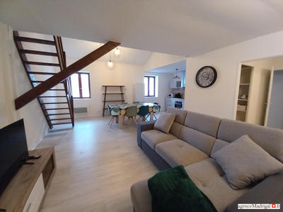 Appartement - 81 m² - 3 pièces