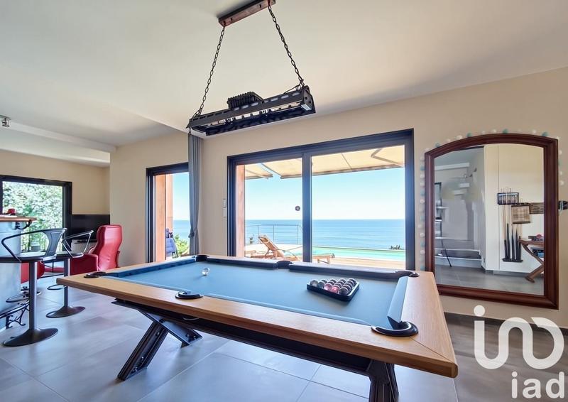 Maison - 215 m² - 7 pièces