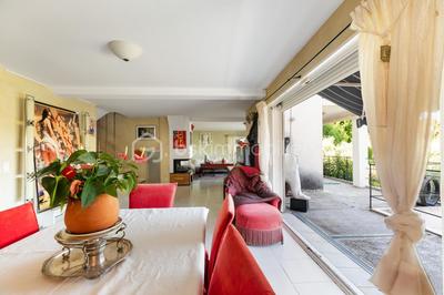 Villa - 312 m² - 6 pièces