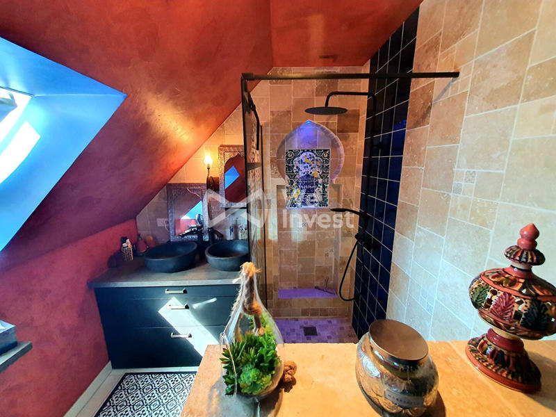 Maison - 186 m² - 9 pièces