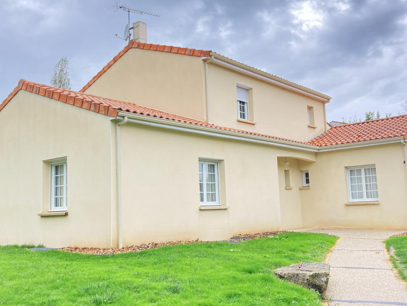 Maison - 163 m² - 8 pièces