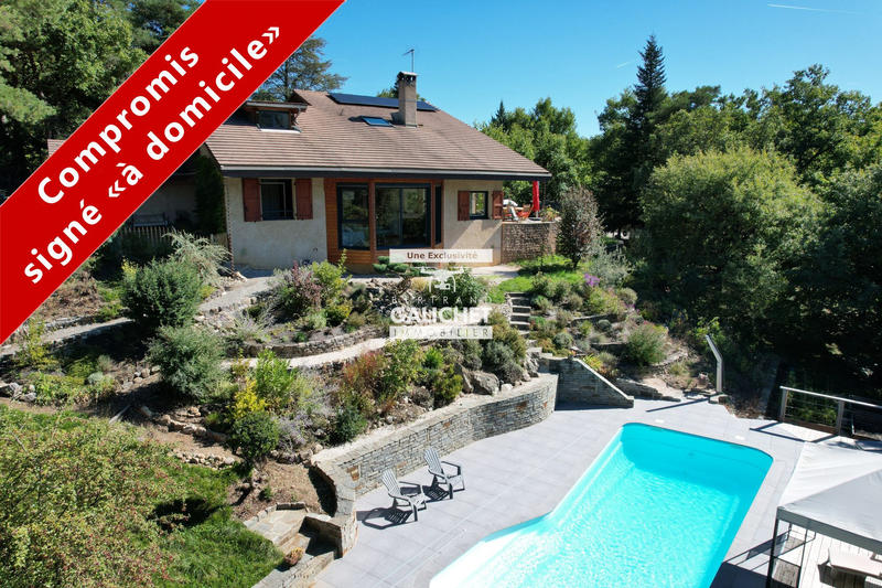 Maison traditionnelle - 155 m² - 5 pièces