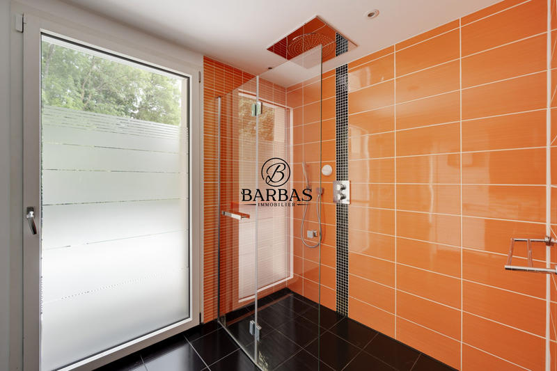 Appartement - 302 m² - 10 pièces