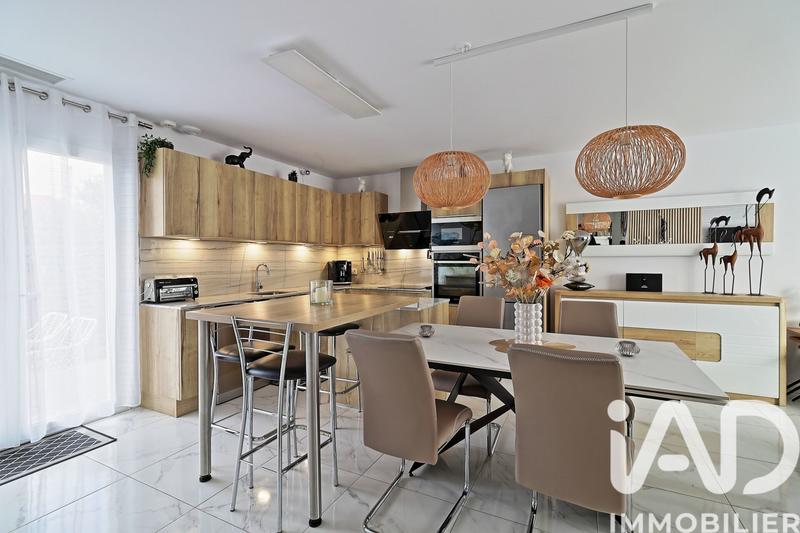 Maison - 95 m² - 4 pièces