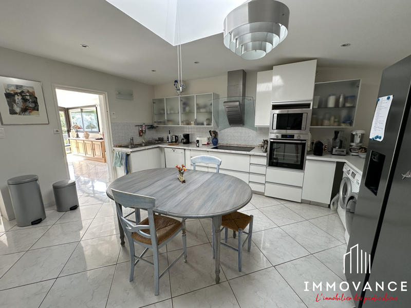 Maison - 189 m² - 5 pièces