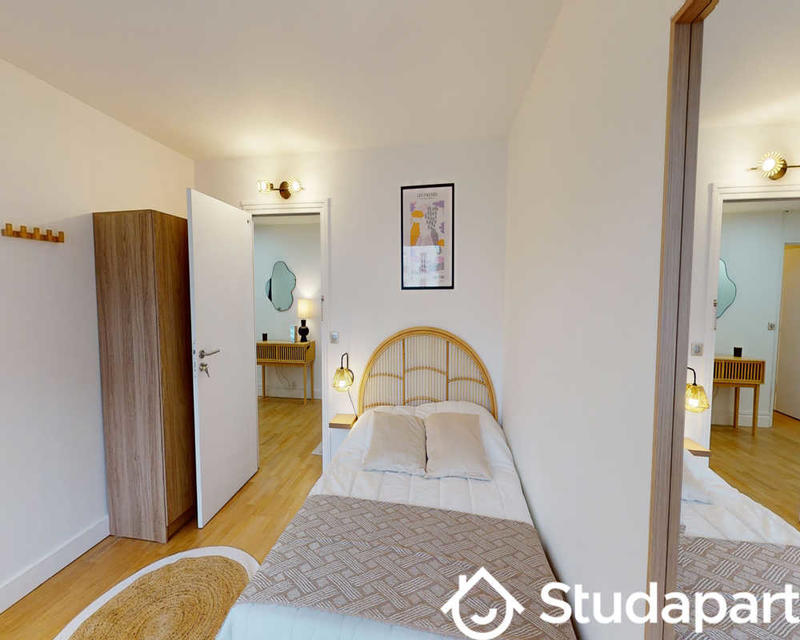 Chambre - 120 m² - 1 pièce