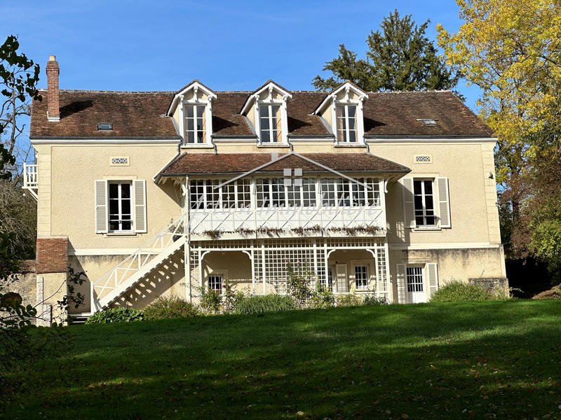 Propriété - 270 m² - 11 pièces