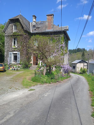 Propriété - 260 m² - 11 pièces