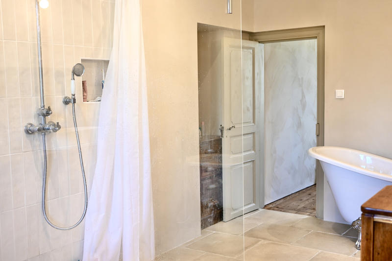 Propriété - 374 m² - 10 pièces