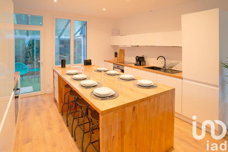 Maison - 153 m² - 9 pièces