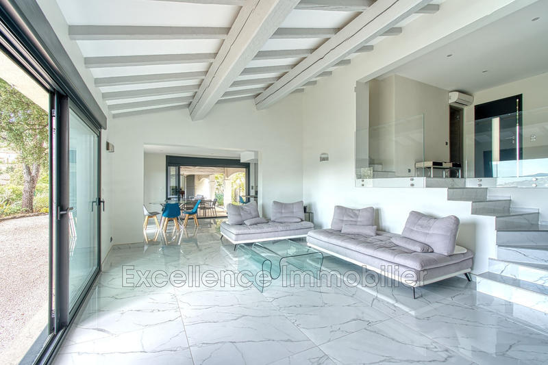 Propriété - 235 m² - 8 pièces