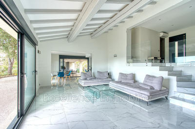 Propriété - 235 m² - 8 pièces