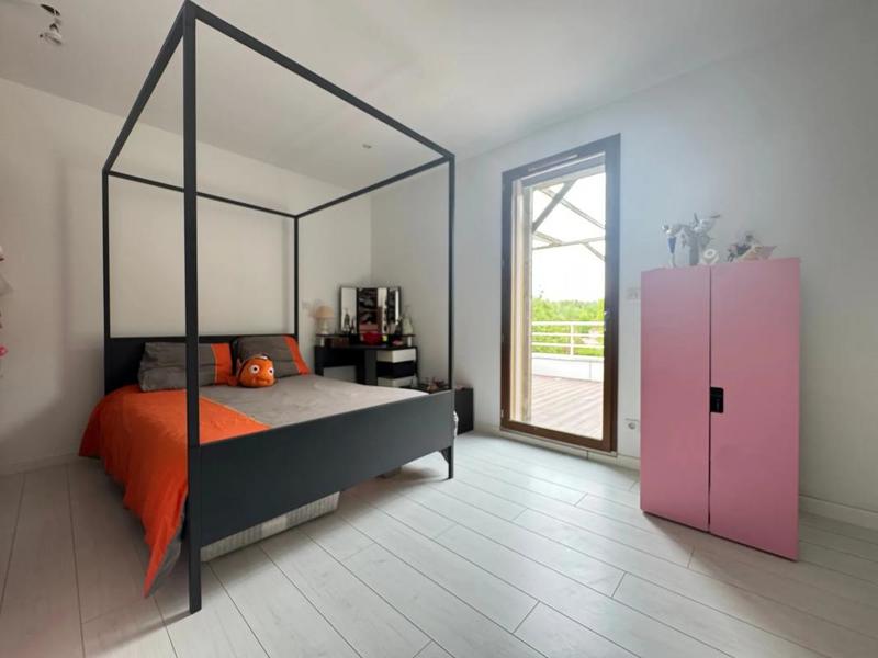 Maison - 210 m² - 7 pièces