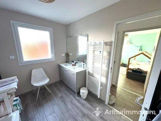 Maison - 98 m² - 4 pièces