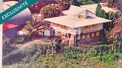 Maison - 252 m² - 6 pièces