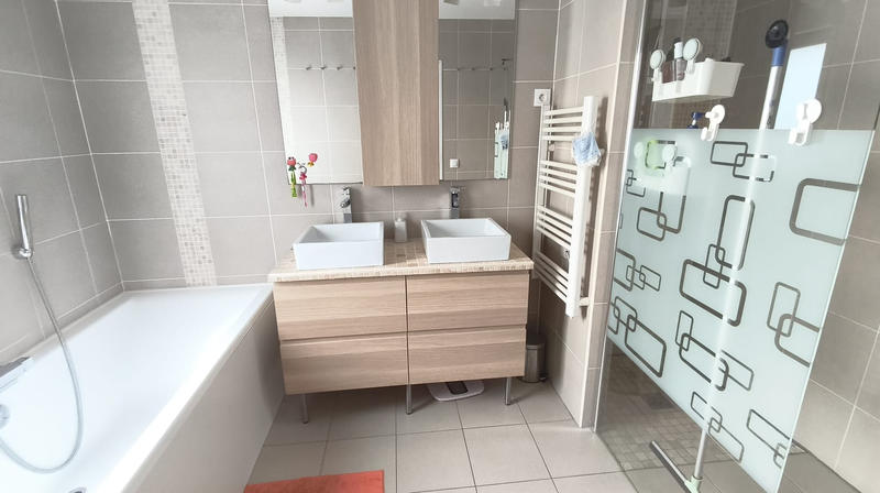 Maison - 162 m² - 8 pièces