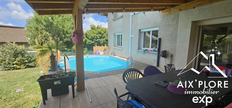 Maison - 210 m² - 7 pièces