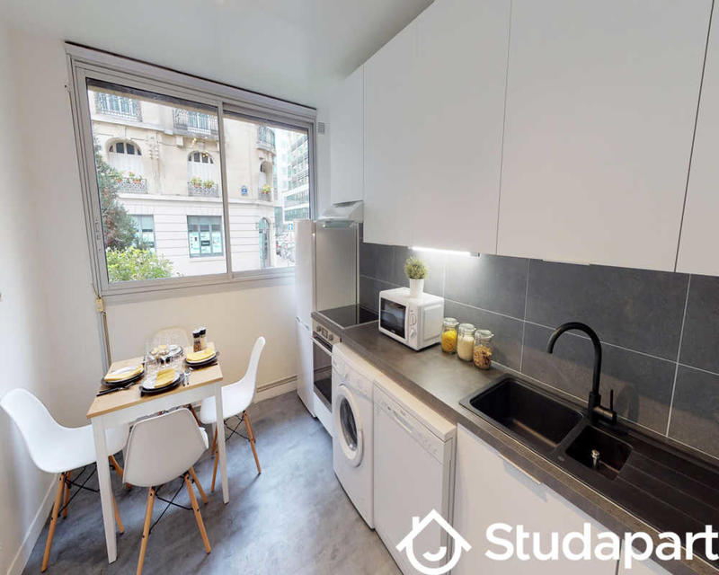 Chambre - 70 m² - 1 pièce