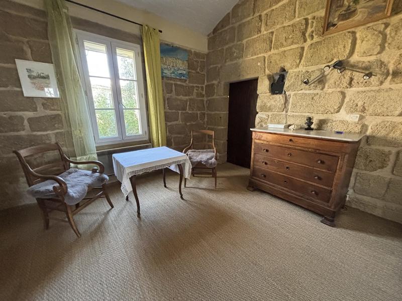 Mas - 342 m² - 15 pièces