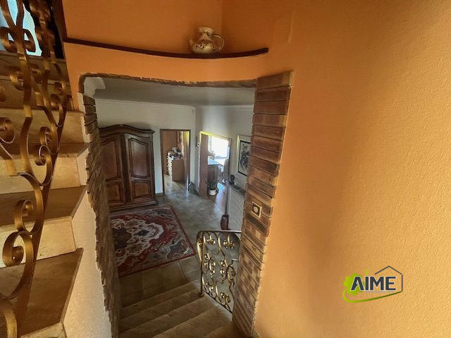 Maison - 211 m² - 7 pièces