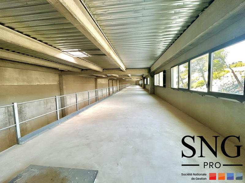 Entrepôt - 309 m²