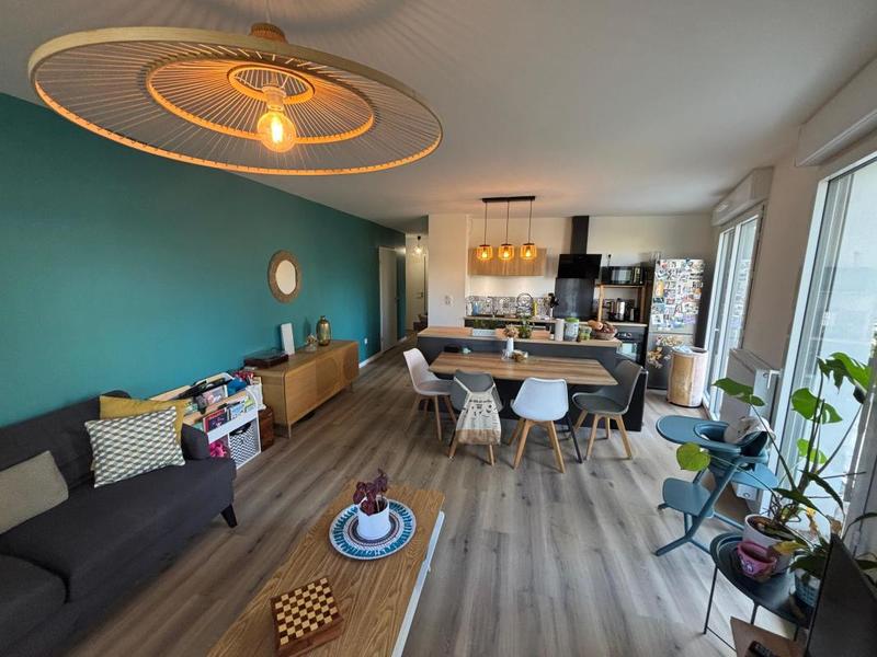 Appartement - 81 m² - 4 pièces