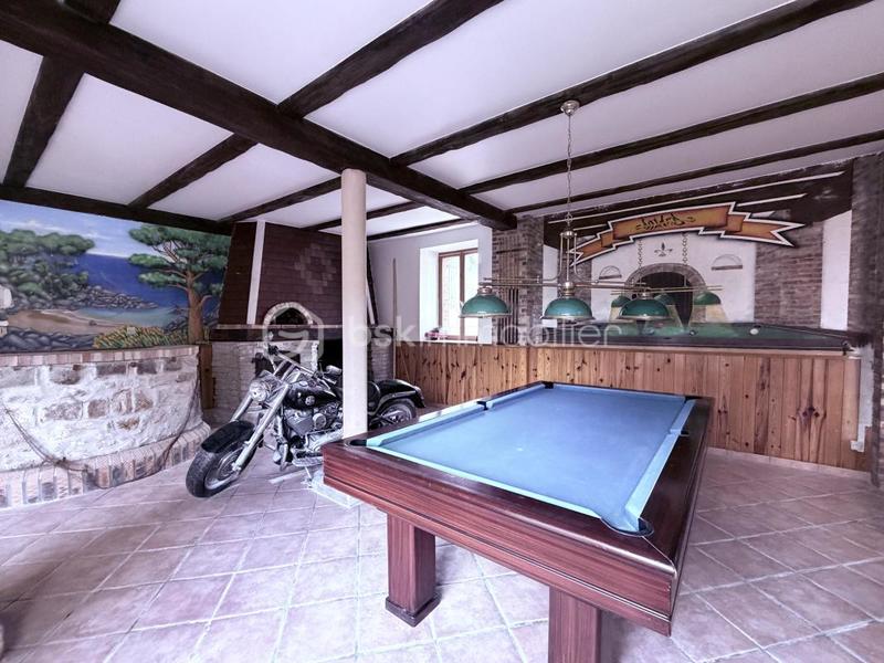 Maison - 205 m² - 7 pièces