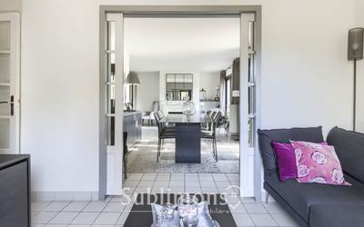 Maison traditionnelle - 163 m² - 8 pièces