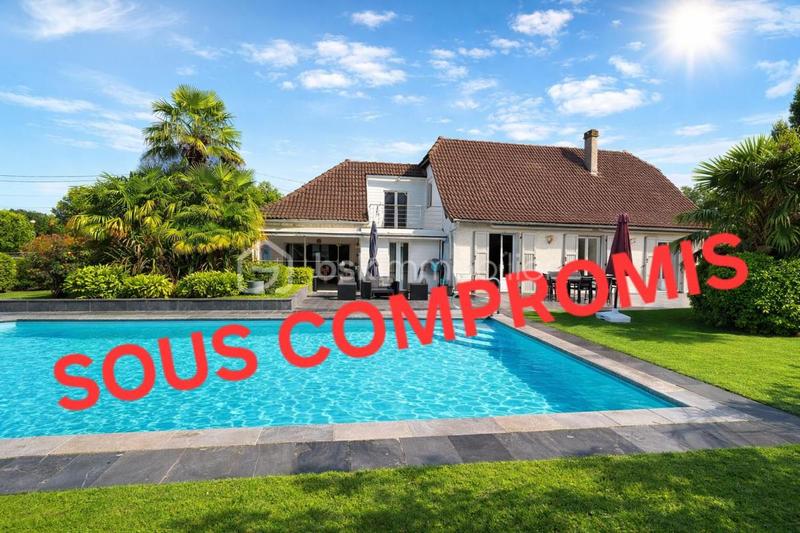 Maison traditionnelle - 186 m² - 5 pièces