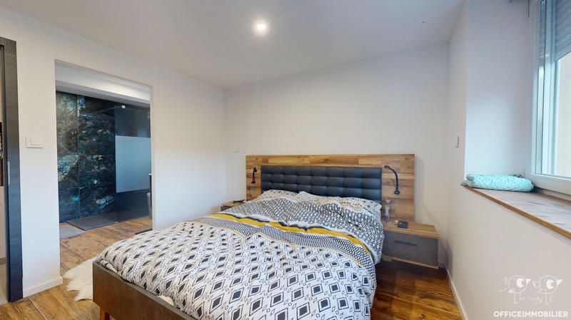 Appartement - 100 m² - 4 pièces