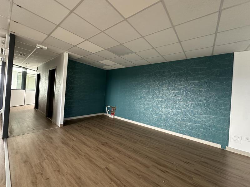 Local commercial - 2 000 m²