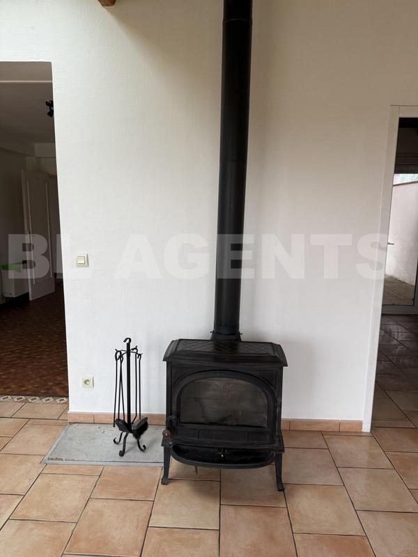 Maison traditionnelle - 148 m² - 8 pièces