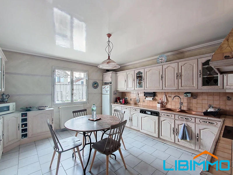 Maison - 200 m² - 6 pièces