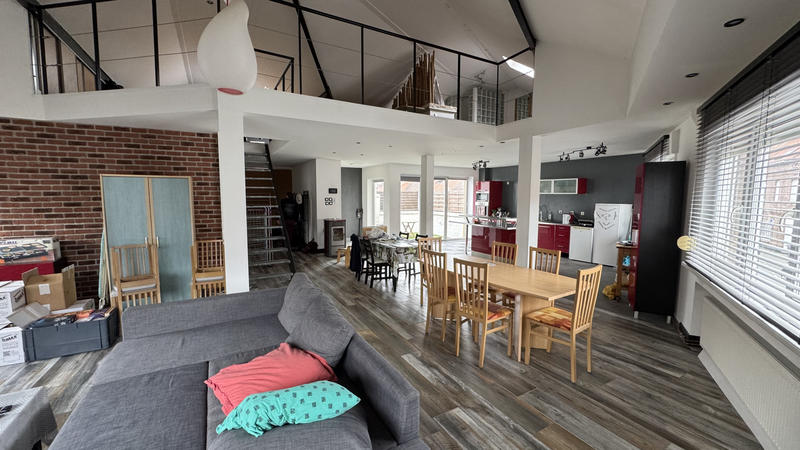 Loft - 156 m² - 3 pièces