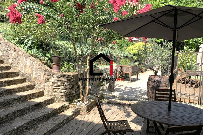 Maison - 229 m² - 7 pièces