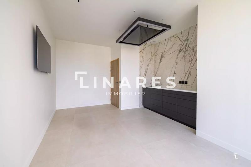 Local d'activités - 208 m² - 1 pièce