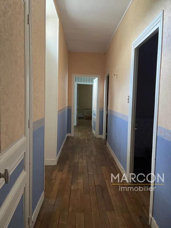 Maison - 207 m² - 9 pièces
