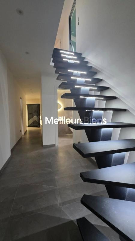 Villa - 170 m² - 6 pièces