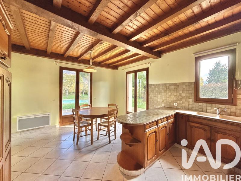 Maison - 210 m² - 7 pièces