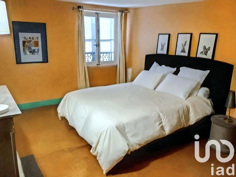 Maison - 325 m² - 10 pièces