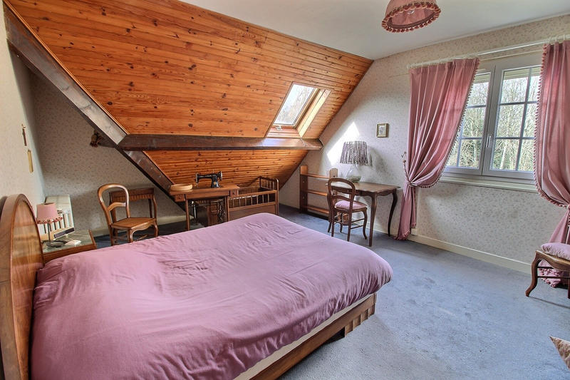 Maison - 230 m² - 8 pièces