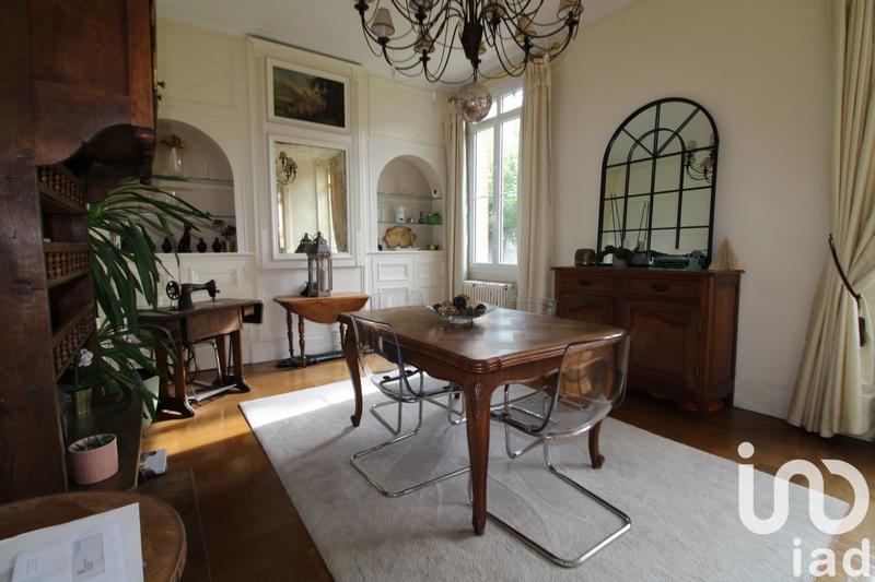 Maison - 209 m² - 9 pièces