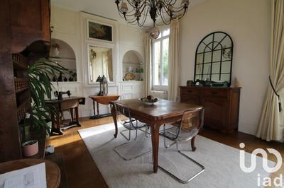 Maison - 209 m² - 9 pièces