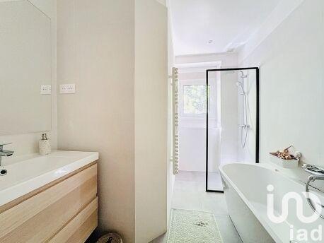 Maison - 258 m² - 8 pièces