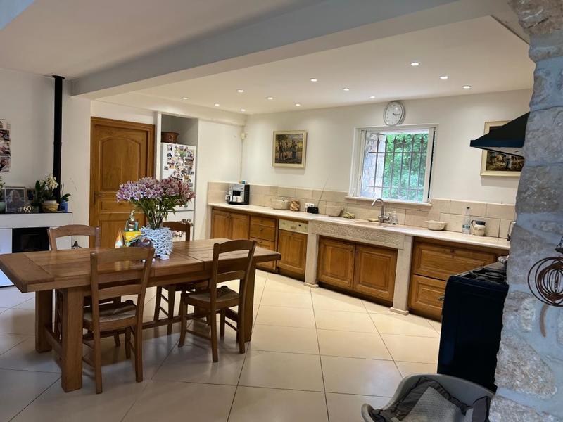 Maison - 222 m² - 5 pièces