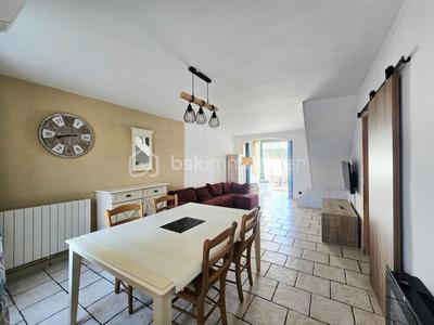 Maison - 94 m² - 5 pièces