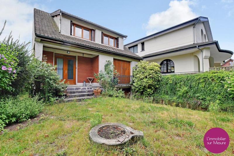 Villa - 270 m² - 6 pièces