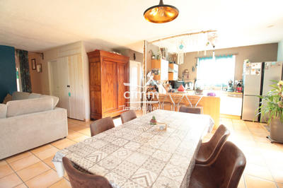 Villa - 100 m² - 5 pièces