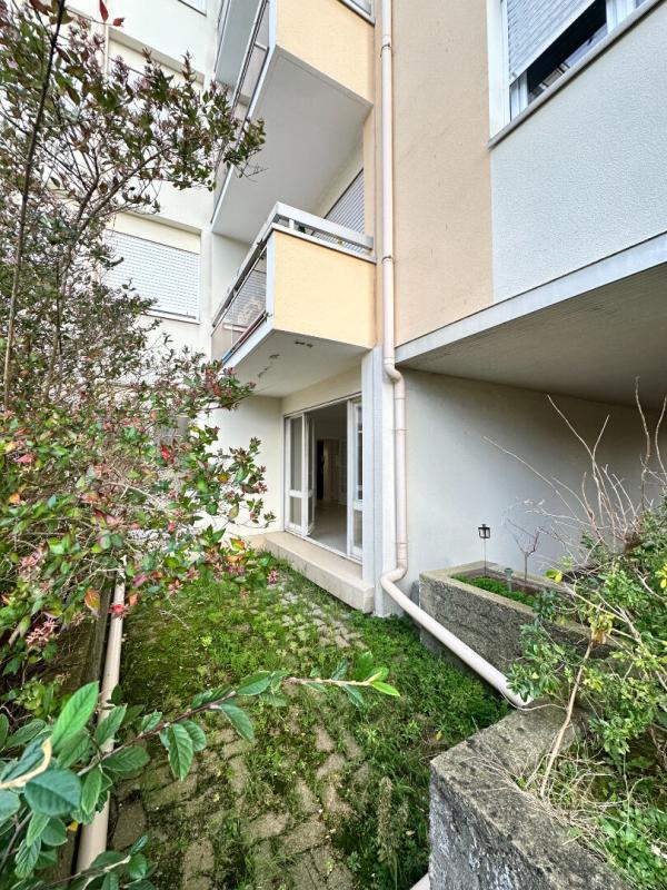 Appartement - 64 m² - 2 pièces