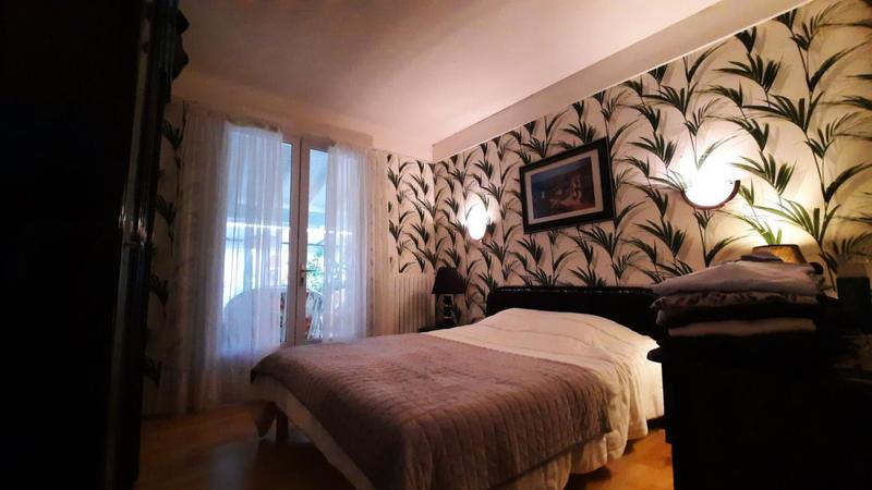 Maison - 254 m² - 10 pièces